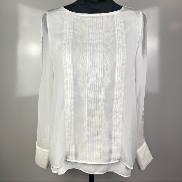 2/$30 White House Black Market Elegant Off White Women's Lace Semi sheer Top - Picture 3 of 11